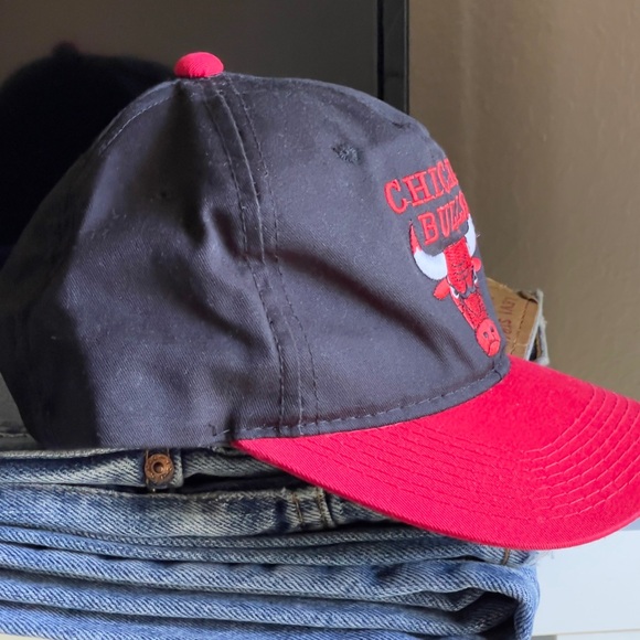 Vintage 90s Chicago Bulls Logo G Cap Snapback Hat NBA - Picture 2 of 11